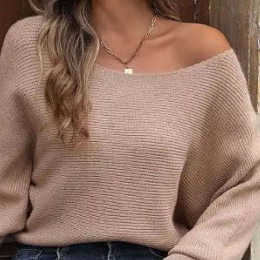 Forever 21 off the shoulder sweatshirt! Perfect for the fall!